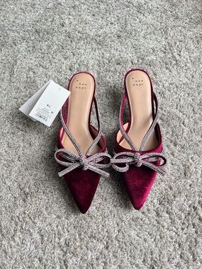 a new day Berry Velvet Pointed Mule with Crystal Bow. Size 6.5